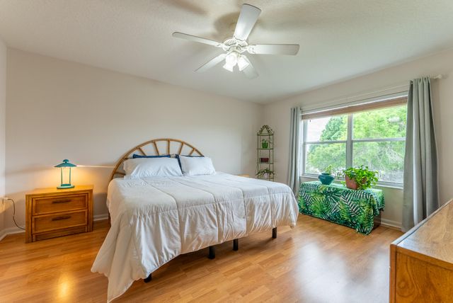 7040 Peninsula Lake Court, Lake Worth, FL 33467