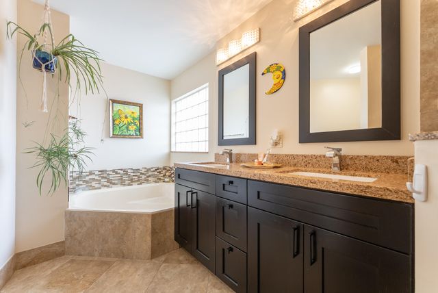 7040 Peninsula Lake Court, Lake Worth, FL 33467