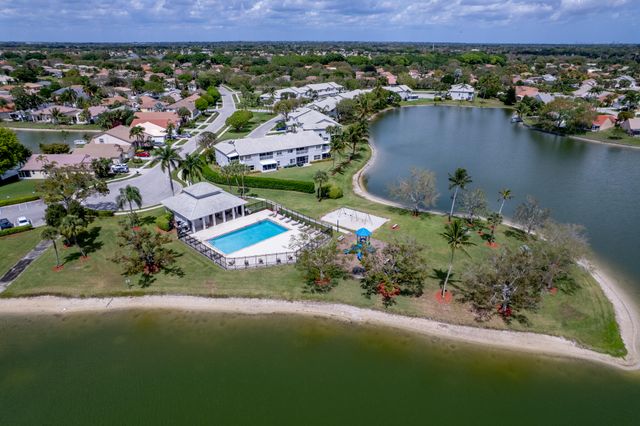7040 Peninsula Lake Court, Lake Worth, FL 33467