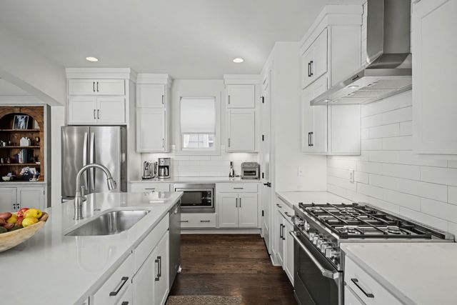 419 Saint Francis Ave, Nashville, TN 37205