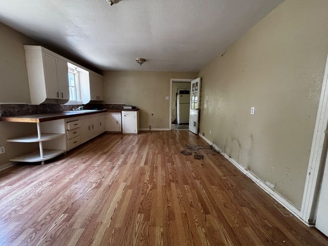 213 S Hampshire Street, Saginaw, TX 76179