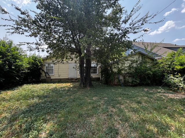 213 S Hampshire Street, Saginaw, TX 76179