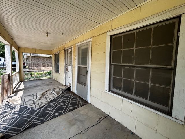 213 S Hampshire Street, Saginaw, TX 76179