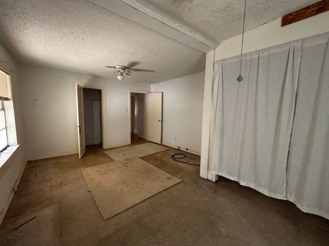 213 S Hampshire Street, Saginaw, TX 76179
