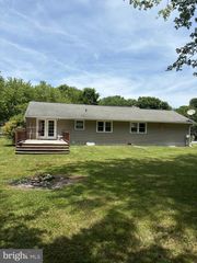 317 VIRGINIA RD, Stevensville, MD 21666