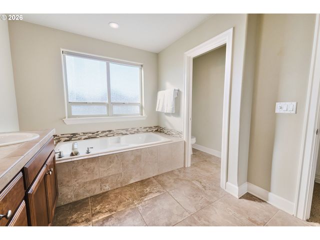 10346 Sw LISBON St, Wilsonville, OR 97070