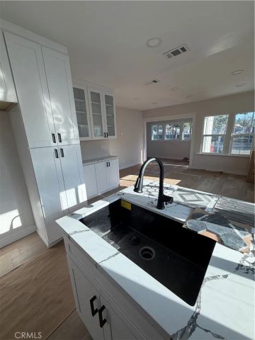 515 E Garfield Avenue, Glendale, CA 91205