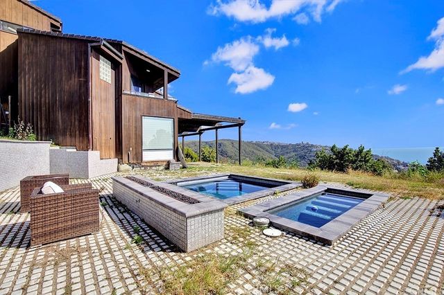 2155 Temple Hills, Laguna Beach, CA 92651