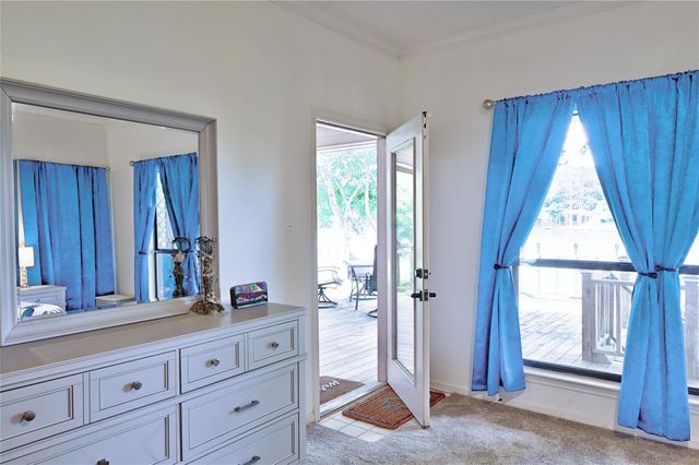1925 East Lake Drive, Huntsville, TX 77340