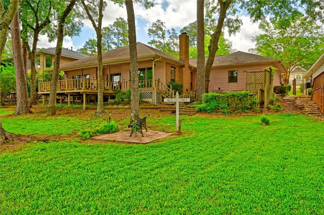 1925 East Lake Drive, Huntsville, TX 77340