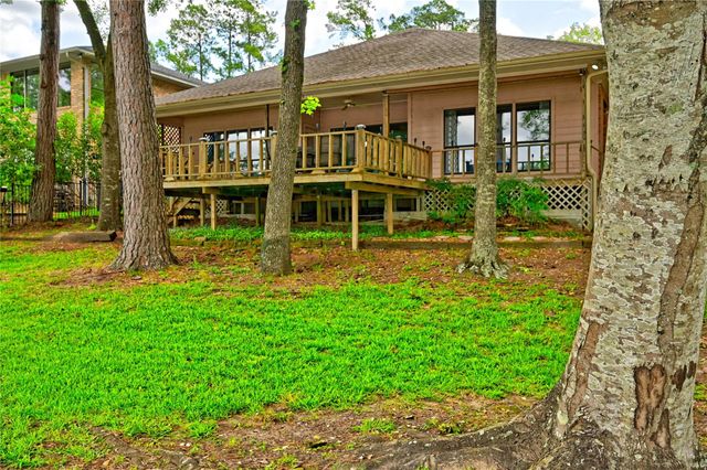 1925 East Lake Drive, Huntsville, TX 77340
