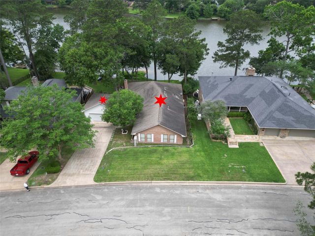 1925 East Lake Drive, Huntsville, TX 77340