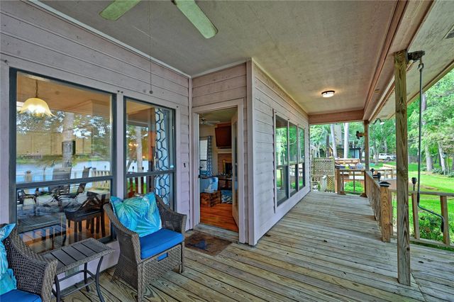 1925 East Lake Drive, Huntsville, TX 77340