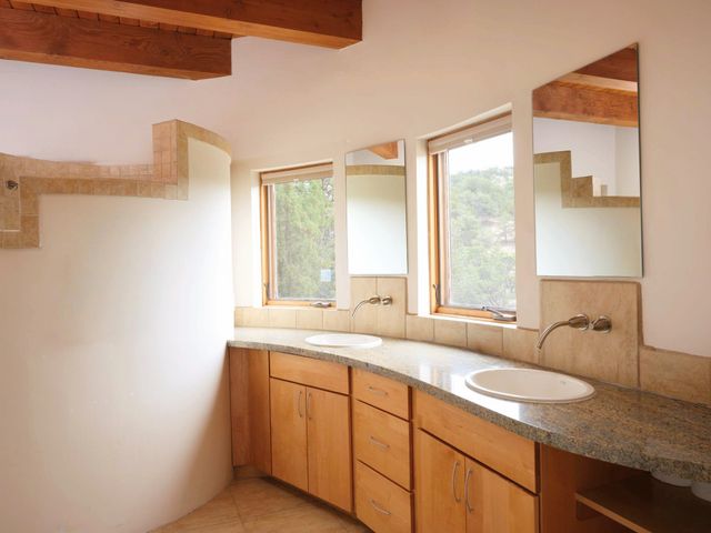 1 Canon Escondido, Santa Fe, NM 87506