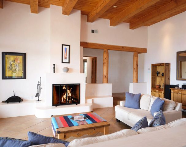 1 Canon Escondido, Santa Fe, NM 87506