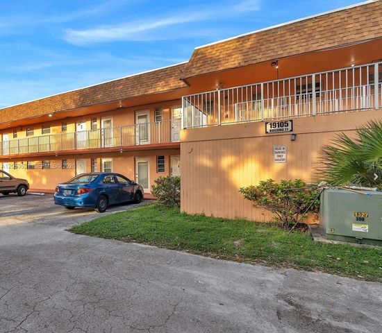 19105 NE 2nd Avenue 2118, Miami, FL 33179