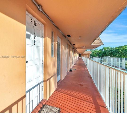 19105 NE 2nd Avenue 2118, Miami, FL 33179