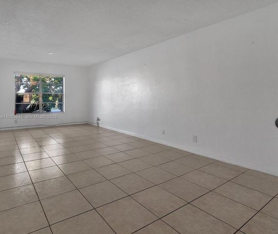 19105 NE 2nd Avenue 2118, Miami, FL 33179