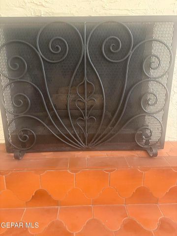 912 ARGENTINA Street, El Paso, TX 79903