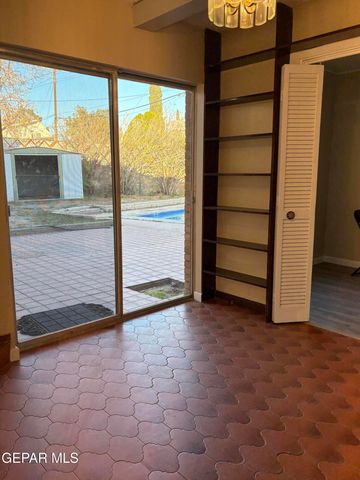 912 ARGENTINA Street, El Paso, TX 79903