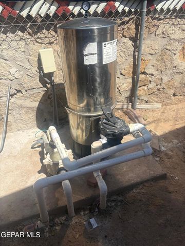 912 ARGENTINA Street, El Paso, TX 79903