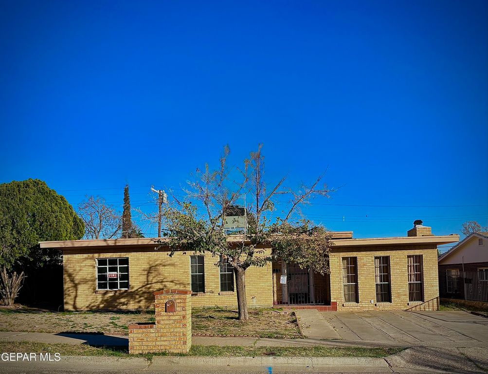 912 ARGENTINA Street, El Paso, TX 79903
