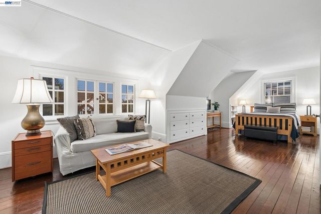 811 Grand St, Alameda, CA 94501