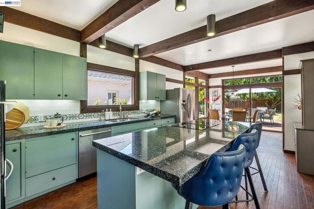 811 Grand St, Alameda, CA 94501