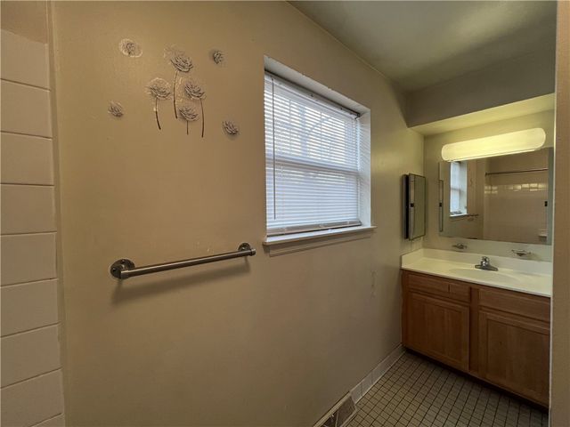 194 Baker Ave, Clairton, PA 15025