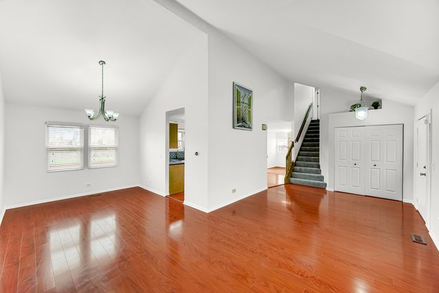 371 Cimarron Court, Aurora, IL 60504