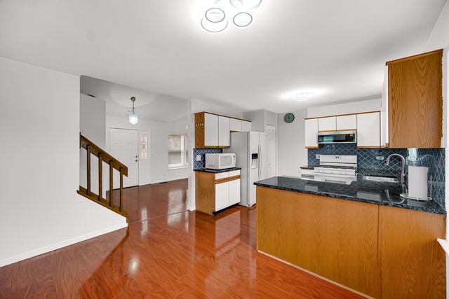 371 Cimarron Court, Aurora, IL 60504