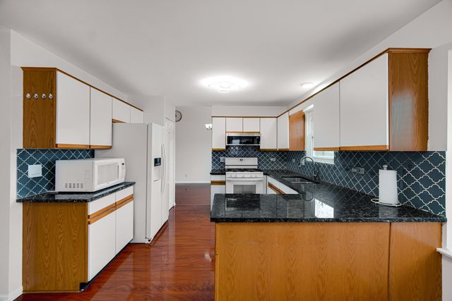 371 Cimarron Court, Aurora, IL 60504