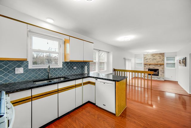 371 Cimarron Court, Aurora, IL 60504