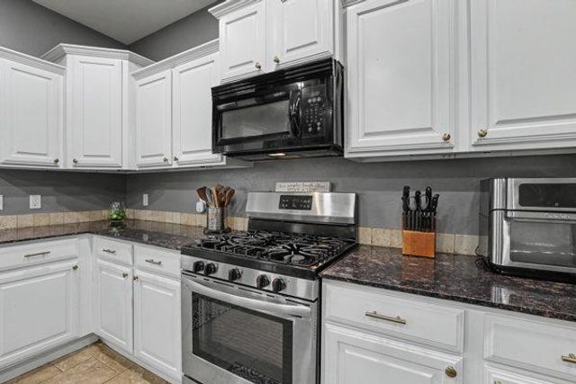 19433 Vista Avenue, Edmond, OK 73012