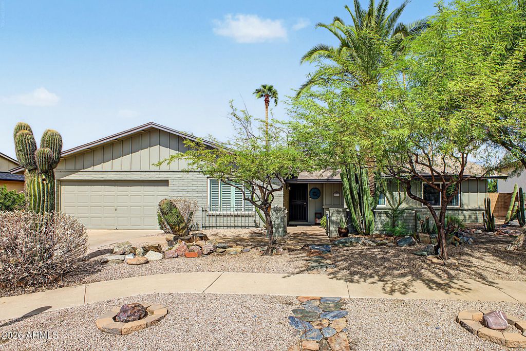 2642 W JUANITA Circle, Mesa, AZ 85202