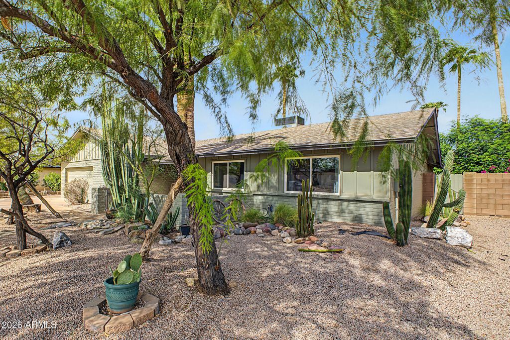 2642 W JUANITA Circle, Mesa, AZ 85202 — photo 2