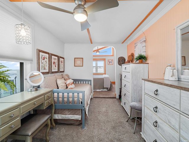 6001 E Island Avenue, Syracuse, IN 46567