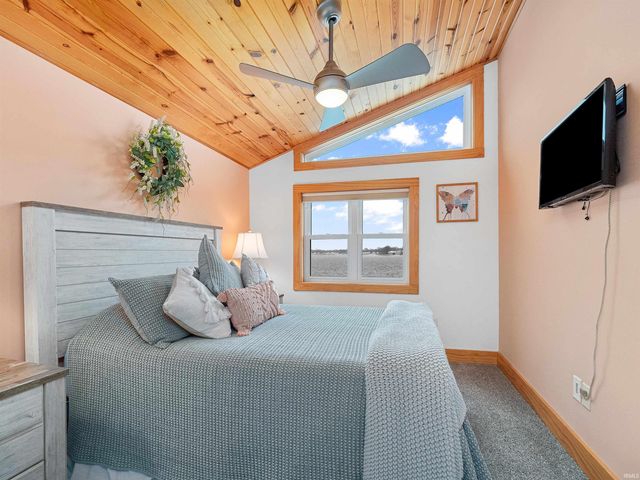 6001 E Island Avenue, Syracuse, IN 46567