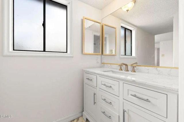 2454 Manzanita Drive, Oxnard, CA 93033