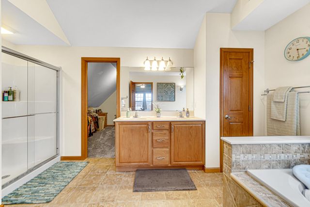 215 Talon Drive, Valparaiso, IN 46385