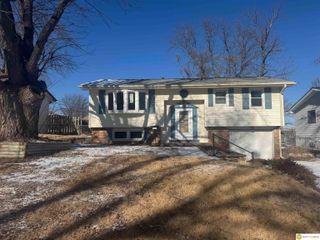 9134 Taylor Street, Omaha, NE 68134