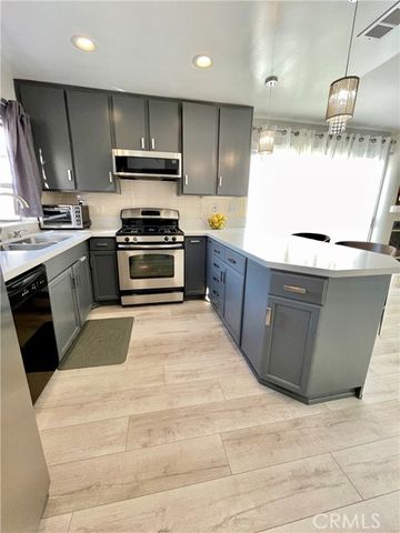 10238 Brooke, Chatsworth (los Angeles), CA 91311