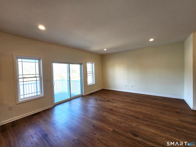 100 Mulholland Way 51, North Haven, CT 06473