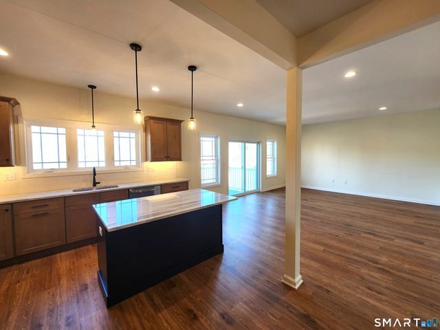 100 Mulholland Way 51, North Haven, CT 06473