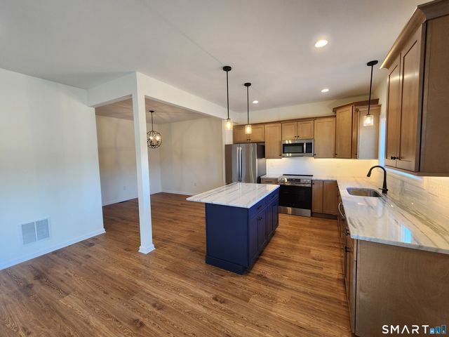 100 Mulholland Way 51, North Haven, CT 06473