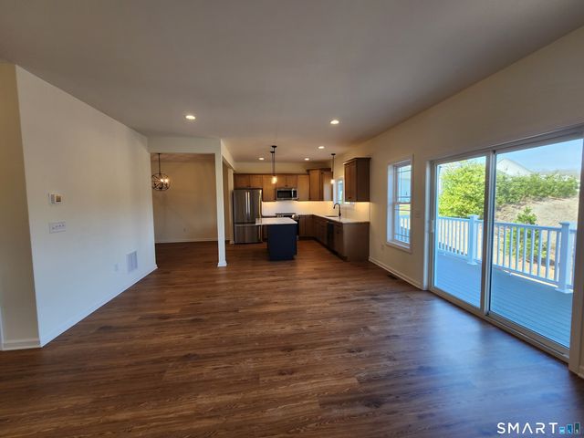 100 Mulholland Way 51, North Haven, CT 06473