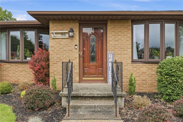 96 Ceil Drive, Cheektowaga, NY 14227