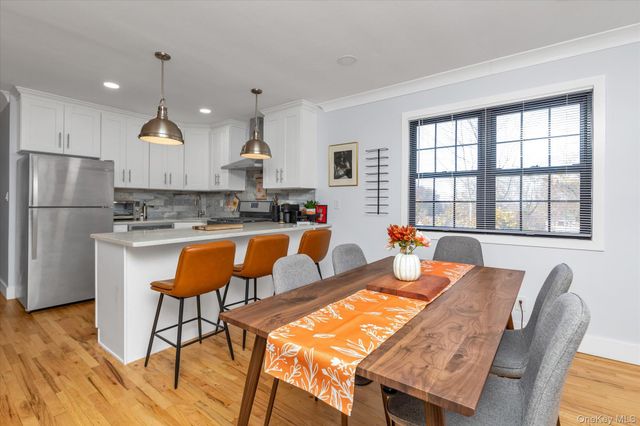 4 Finch Place Upper, Huntington, NY 11743