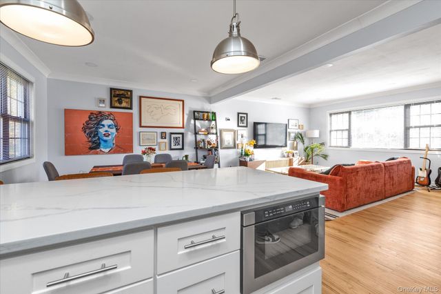 4 Finch Place Upper, Huntington, NY 11743