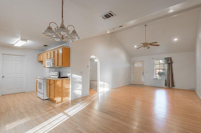 111 Hemlock Road, Lufkin, TX 75901